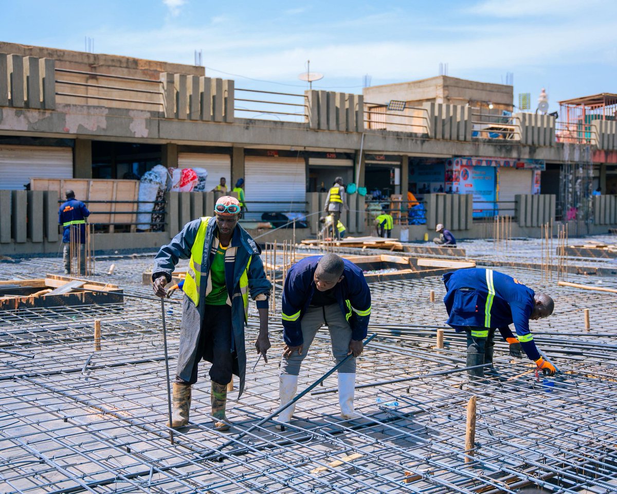 GideonSsekidde's tweet photo. Uganda  is our home.
We build it, we grow it,
No leaving, let's aim higher
Social economic transformation, here we come.Let's work together, for a brighter tomorrow,United we stand, Uganda.FOR GOD  AND MY COUNTRY.
#GoldenPosts 
#UgandaForward 
@KiggunduHamis 
#DevelopmentNow https://t.co/57MNVvhiFH