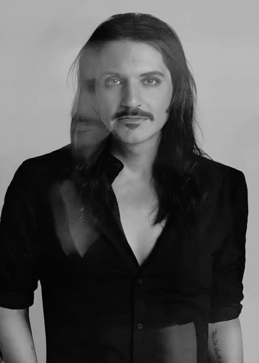 Felices 53 Brian Molko!
😌👏