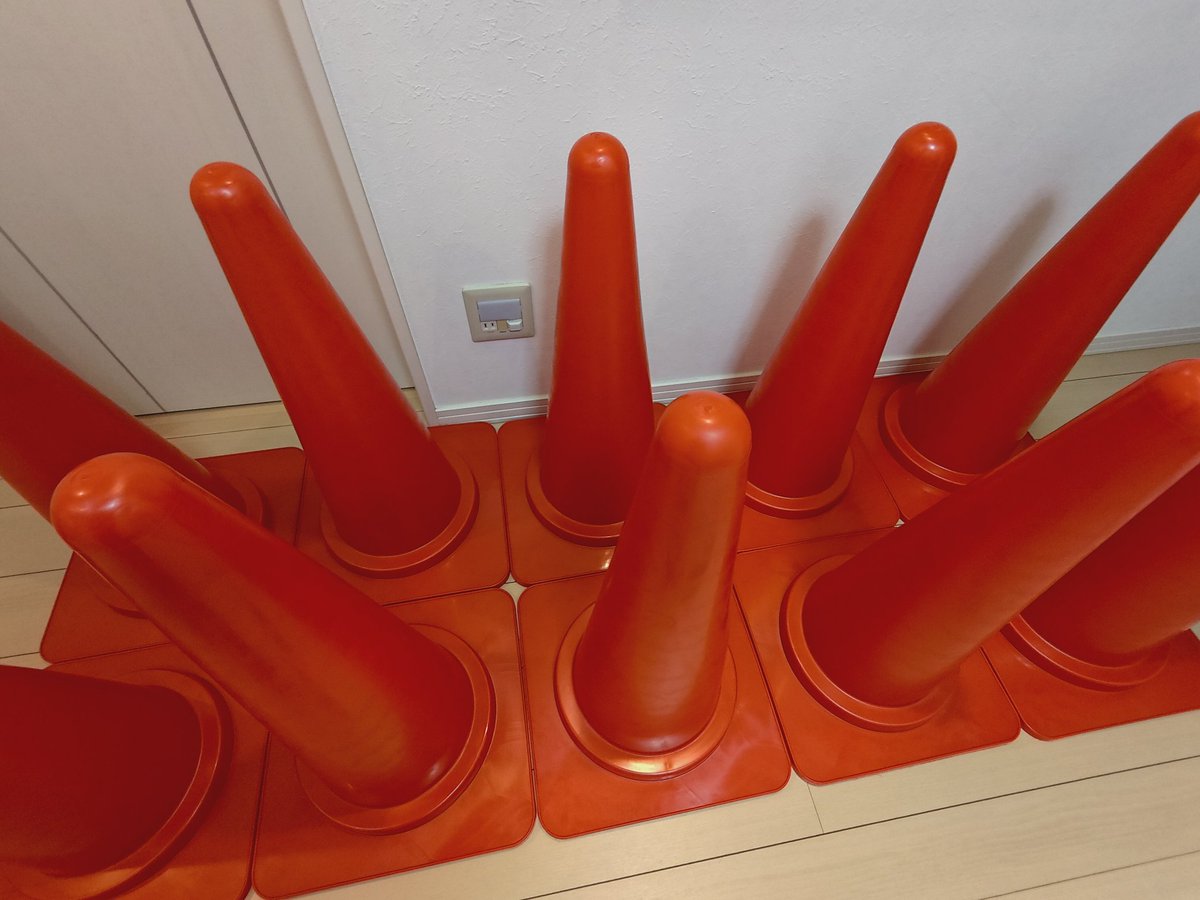 ka_sys1422's tweet photo. ヒーローズビンゴで当たったパイロンが届きました。これで何か作れるように頑張ります！
#ヒーローズリーグ #ヒーローズビンゴ https://t.co/yBMwwAevXC