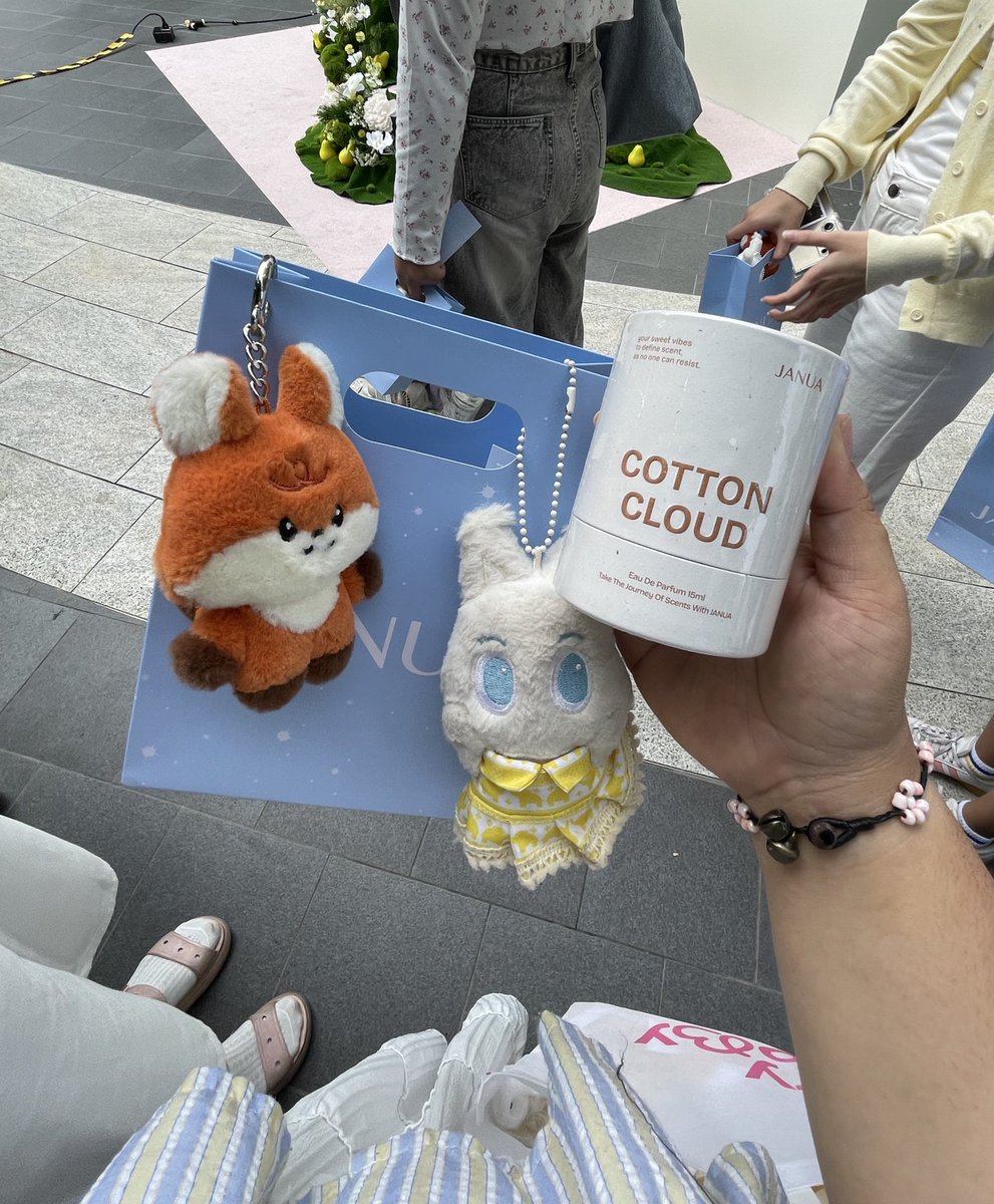 สุ่มได้สีขาวกลิ่นที่ชอบด้วยย ฟินing! 😍

WE MAKE THE PHENOMENON RENJUN
#JANUAxRENJUN