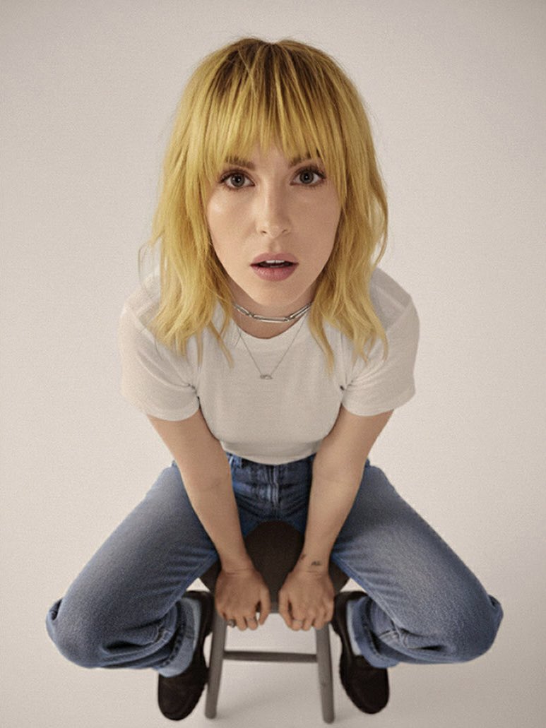 Hayley tweet media