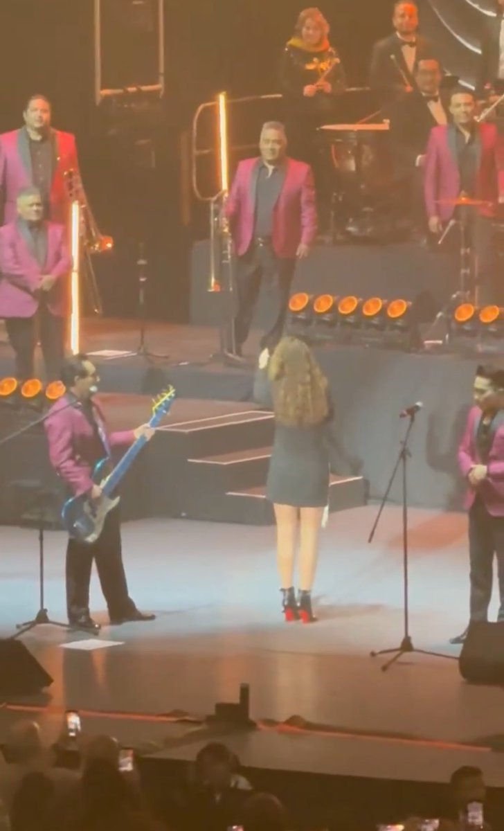 Esos zapatitos todo que ver. 😍👠