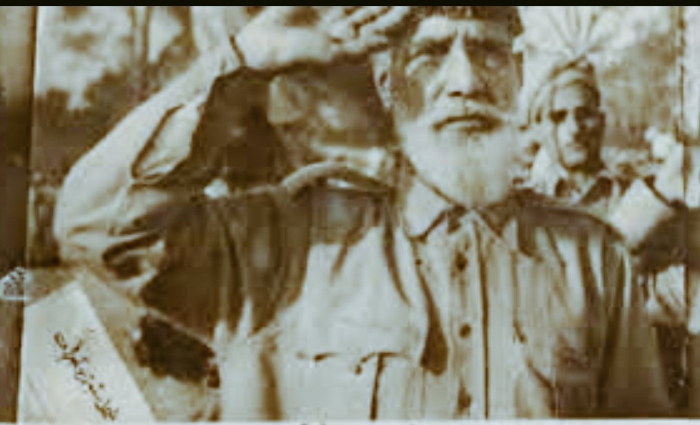 जिहाद का फ़तवा किसने दिया था

ब्रिटिशों के ख़िलाफ़ पहला खुला जिहाद का फ़तवा किसने दिया था?
कोई नेता, कोई राजा नहीं…
मौलाना हिनायतुल्लाह काफ़ी ने!

वही काफ़ी 
जिसने अंग्रेज़ों की ग़ुलामी के सामने झुकने से इनकार कर दिया,
जिसने मस्जिदों की दीवारों पर लिखकर मुसलमानों को जागरूक किया,