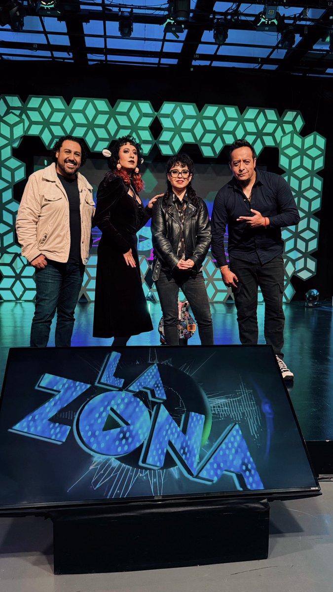 La increíble <a href="/carla_fantasma/">Carla Fantasma</a> en <a href="/MexiquenseTV/">Mexiquense</a> #LaZona 🙌🔊✨