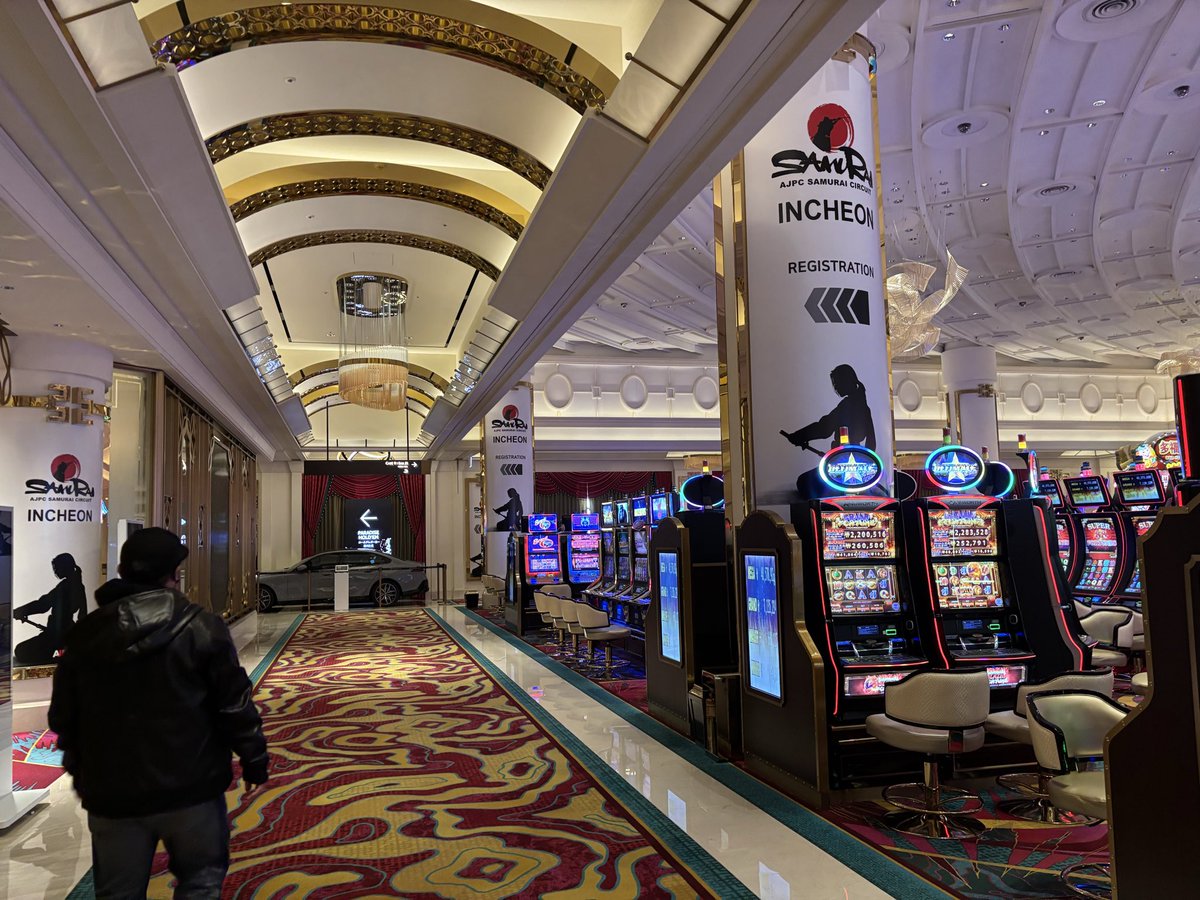 そんぷ tweet media