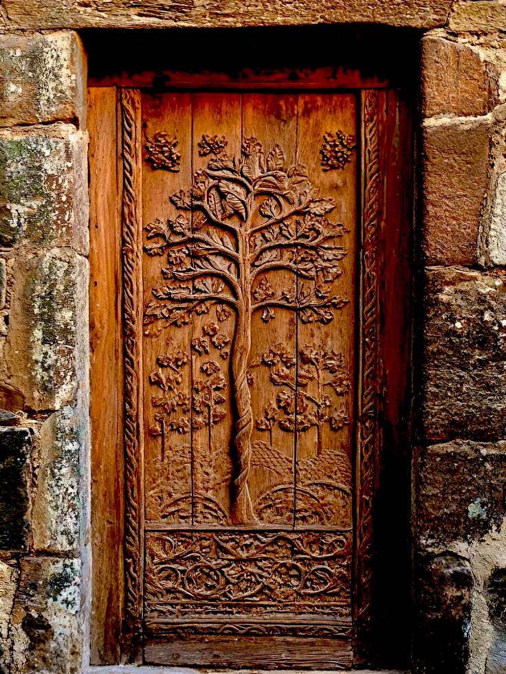 “bir zaman sonra her şeyi unutacaksın,    
her şey de seni…     
sakin ol…”