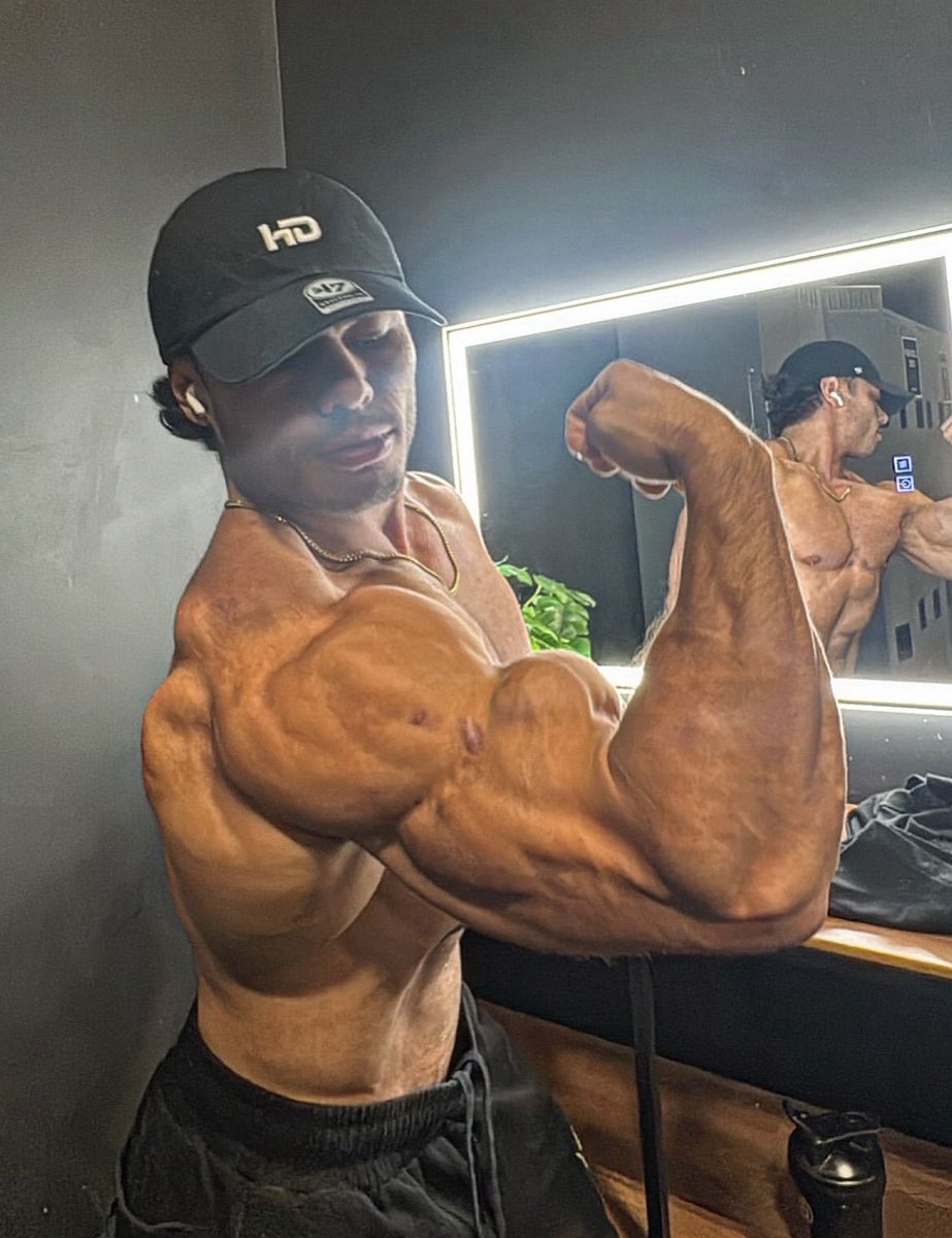 devbernardo_'s tweet image. More and more powerful! Breaking necks