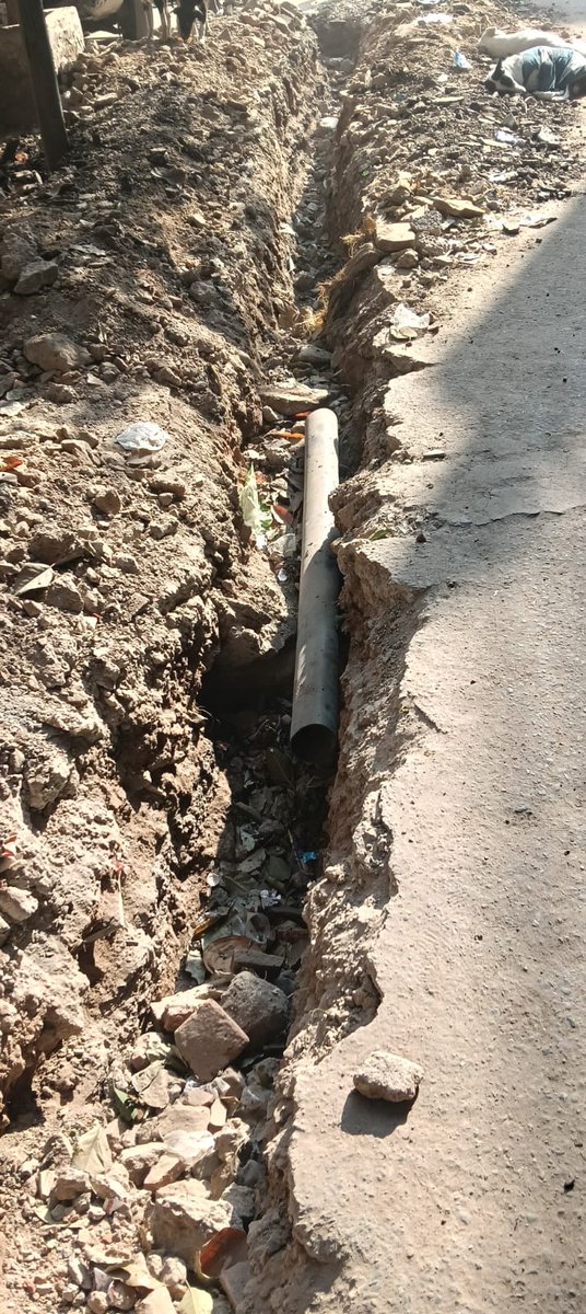 bholasonu's tweet photo. @bsesdelhi @gupta_rekha A week has passed, people have got injured, but no cable is installed by BSES Yamuna Power https://t.co/EdWuRQpkHK
