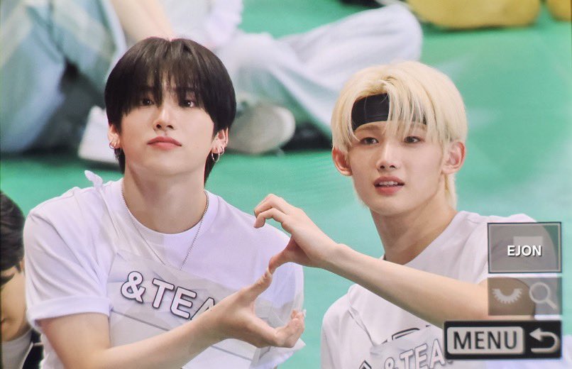 joym4z's tweet photo. 이 날을 기점으로 둘 사이가 묘하게 변해가는 것을 느낌
그래서 잊을 수가 없는 날……. https://t.co/8IntGacK8H