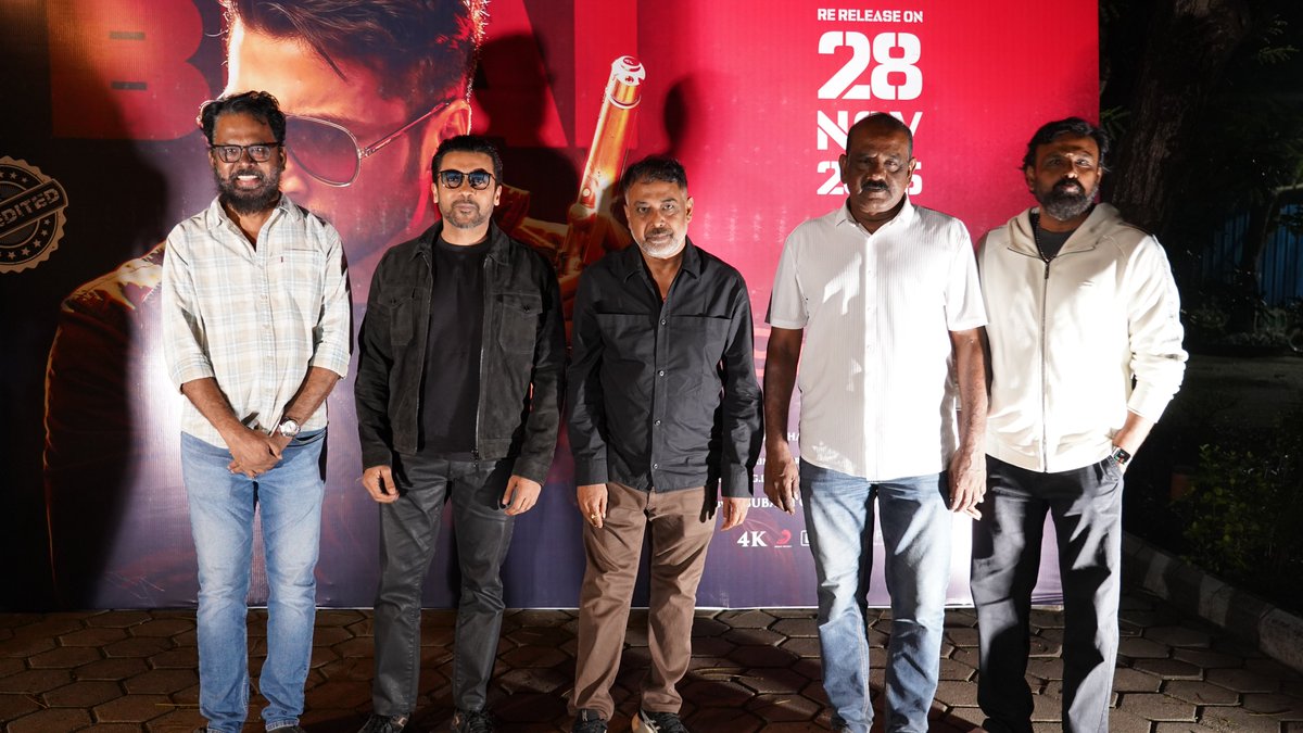 ThirrupathiBros's tweet photo. THE ONE @Suriya_offl watched #ANJAANReEdited version with director @dirlingusamy &amp; his #Anbanna fans. 

@itisbose @gshi_techflicks @Samanthaprabhu2 @thisisysr @VidyutJammwal @santoshsivan
@dhananjayang @editoranthony @silvastunt @rajeevan69 @masterpieceoffl @SonyMusicSouth https://t.co/FiCP9I7Lju