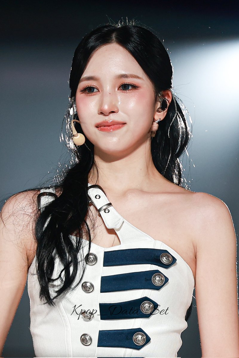 kpop_data_set's tweet photo. 251206 Mina at THIS IS FOR in HONG KONG

Load in 4K 

#MINA #미나 #ミナ 
#TWICE #트와이스 https://t.co/9QHHbBm5EH