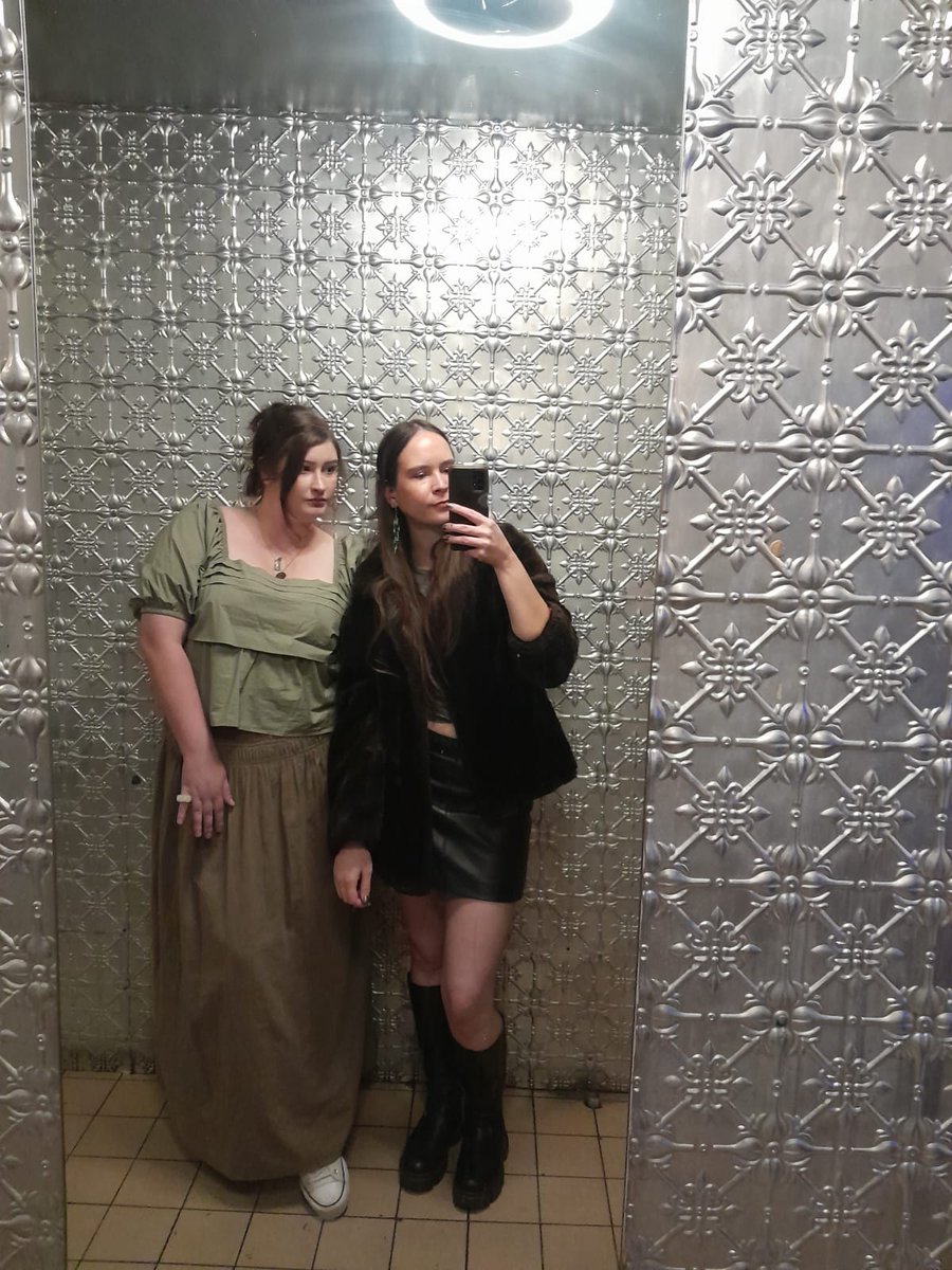 Caitlin_fairy15's tweet photo. We'll be out tonight, of course, living our best lives... and you'll be home, worshipping, simping, and sending for our night out... @PrincessBeadom

Drinks, Ubers, food, etc. Is something we never have to worry about when beta's will do anything to please us... https://t.co/henbxMmMxd