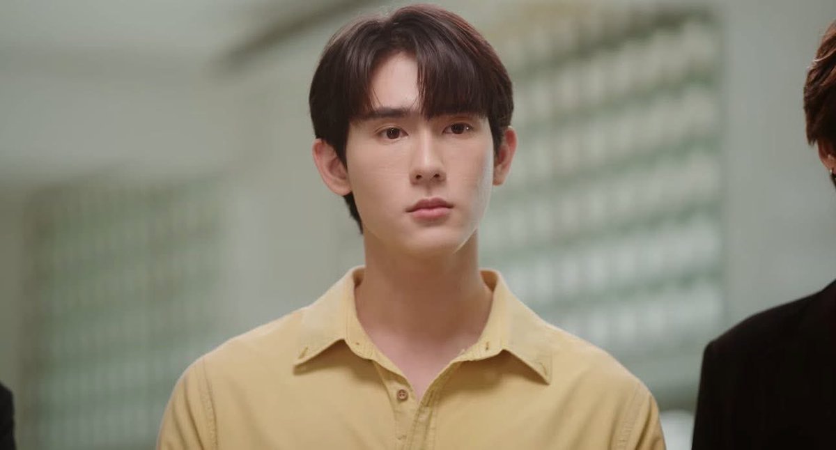 AllNews_th's tweet image. “บุ๊ค” พยายามสืบหา “ฟอส” คนรักตัวจริง!!
ในซีรีส์ “ความลับในบทเพลงที่บรรเลงไม่รู้จบ Melody of Secrets”

#fforce_ #kasibook #forcebook 
#MelodyOfSecrets #GMMTV 

🔗 facebook.com/share/p/1MaAVA…
“บทเพลง” (บุ๊ค-กษิดิ์เดช) ได้เจอ “แทนคุณ” (ฟอส-จิรัชพงศ์) ที่อ้างว่าเป็นรักแรกของตัวเอง…