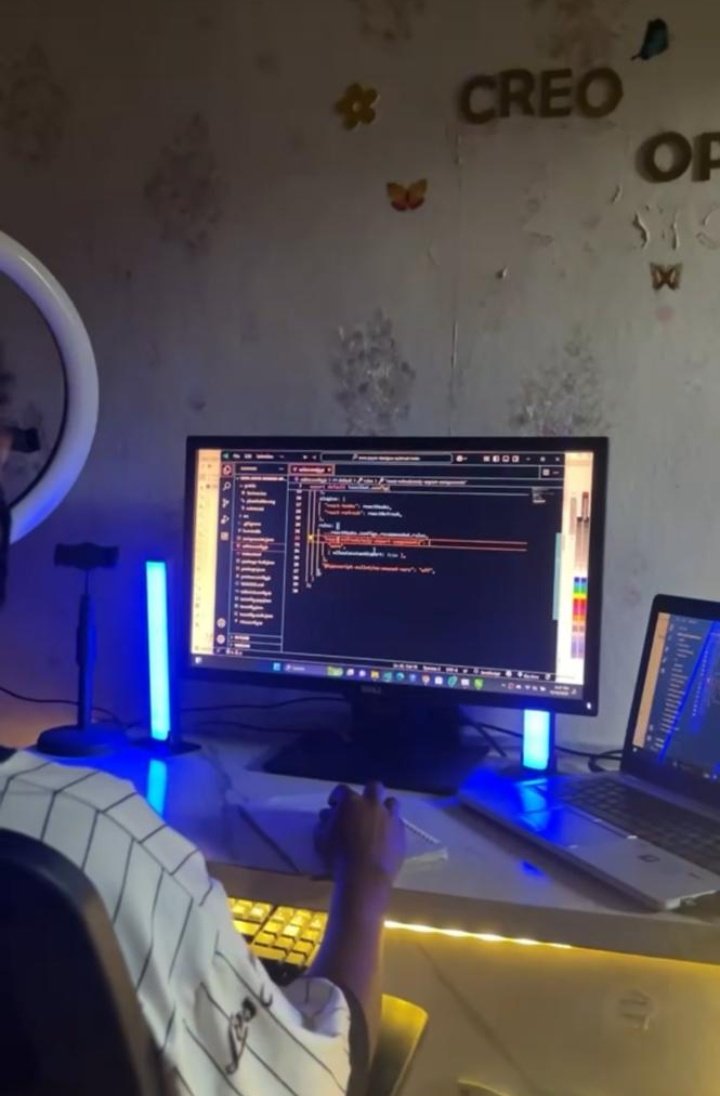 codewithjoyce's tweet image. Good morning, we go at it again.
Life of a workaholic, 
I am Joyce and I am a website developer and Designer, I base in Lagos and I do lots of tech stuffs I am just a DM away
What about you? 
I am following my oga here @RoseMarvelous4