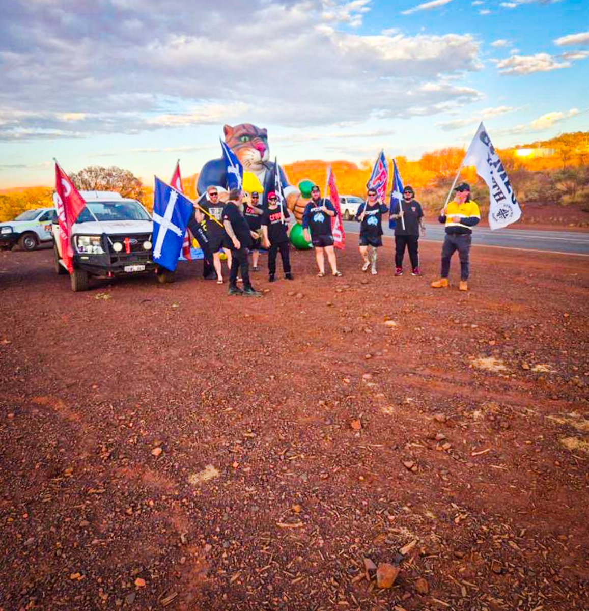 Another massive day from <a href="/CFMEUWA/">CFMEU WA</a>'s Freos crews on strike across the Pilbara. From South Flank near Newman to Nelson Point in Port Hedland - workers are fighting for better pay and better conditions!

Plenty of fists raised and horns blown as BHP crew and contractors head to