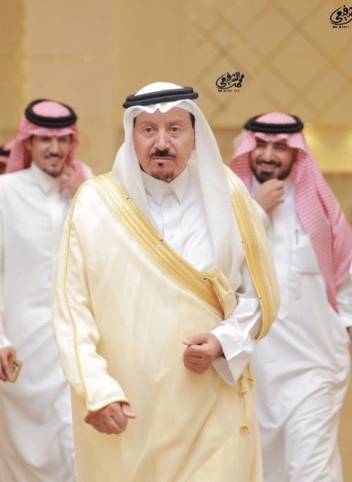 سيذكر الخليج ومحبي الإبل و #جائزة_الملك_عبدالعزيز_للأبل بأنك أنقذتنا من الضجيج والإزعاج والتصرفات الطفولية  وهياط الشبعة.
شكراً لك ولأبنائك ولا هي غريبة يالاد مشيب الكرام ❤️