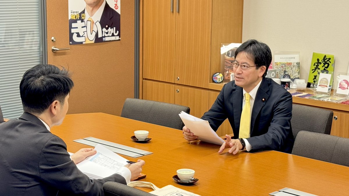 12月8日、郡山りょう参議院議員から補正予算案の精査について報告を受けました。政府基金の精査にはもう少し手間と時間が必要とのこと。一緒に税金の使い途適正化に努力を重ねます。

代議士会、本会議に出席、補正予算案提出に伴う片山財務大臣の財政演説を拝聴しました。
