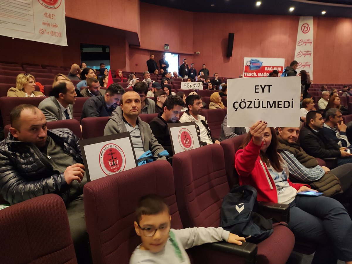 EYT düzenlemesi önemli bir adımdı ancak eksik kaldı.
📌 5000 prim günü şartı
📌 Kısmi emeklilik hakkı
binlerce yurttaşımız için hâlâ çözüm bekleyen iki temel konudur.
<a href="/RTEdijital/">Erdoğan Dijital Medya</a>
<a href="/isikhanvedat/">Prof. Dr. Vedat Işıkhan</a>
#5000KısmisizEYTiçimizeSinmedi