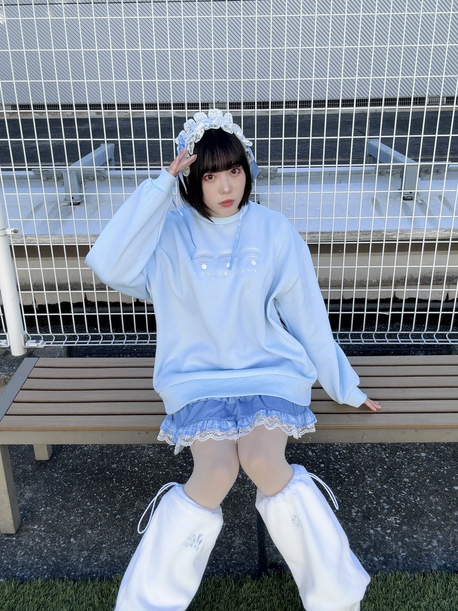 raia_bfllc's tweet photo. ぬた。ちゃん(@nuta_no_sekai )から『Nuta de mic』の新作をプレゼントしていただきましたㅠ ̫ㅠ♡

ありえん可愛い😭💓
トレーナーもレッグウォーマーもふわふわで暖かくて最高です️️️🩵
スカートはフリフリで可愛くてポケットまで付いてた…！
インスタにもっと写真載せてるよん📸

 #天使界隈 https://t.co/FeJ5yczVxg