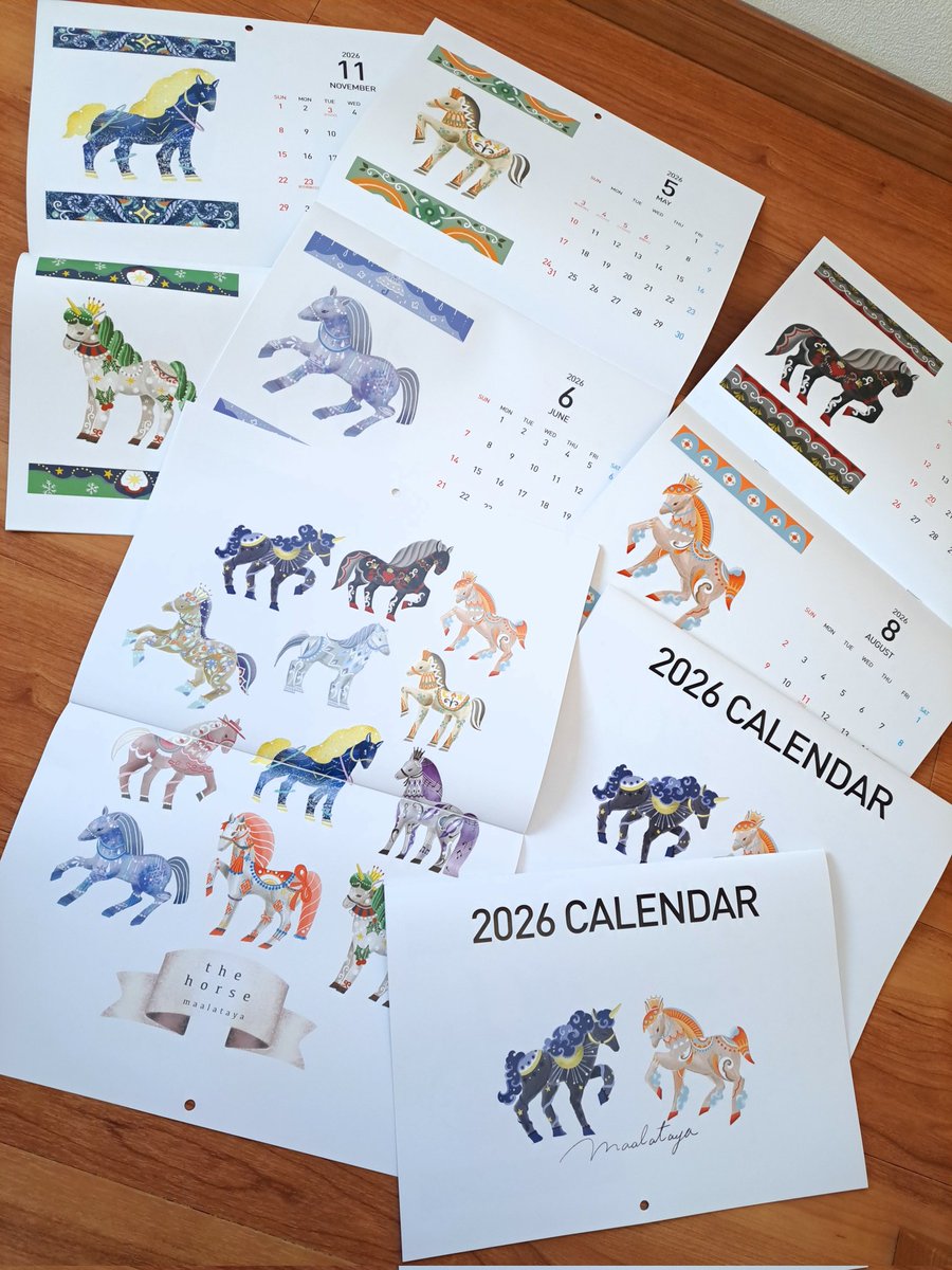 🎁🎄クリスマスプレゼント🎄🎁

2026年馬カレンダーたくさんつくって余りそうな気がするのでプレゼント大会します🐎✨

応募方法
○リポスト&amp;いいね
○来年の制作テーマで見てみたいものを下の中から教えてください！（複数可）

1.名画デザインのくじらの世界
2.和モチーフの世界