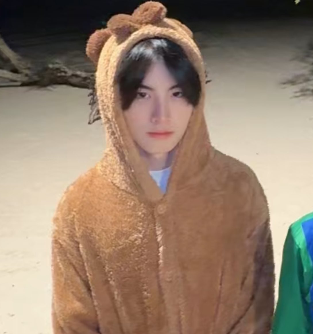 เด็กอารายหน้าตาโคตรน่ารัก ทำอะไรก็น่ารักไปหมด ยืนเฉย ๆ ก็น่ารัก 😭😢😭😢