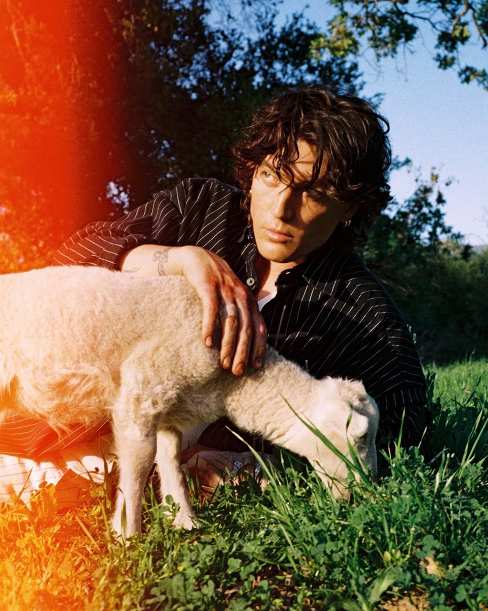 thisisLANY's tweet image. 2 MONTHS OF S🔁FT ✨ NEED UR TOP 3 FROM THE ALBUM RN