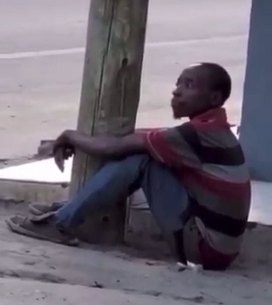 Boychild akihug a tree mnasema ni bangi. Truphena Muthoni, pongezi