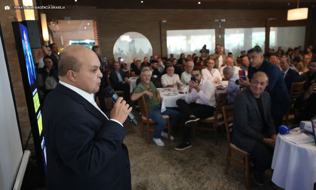 PDNewsBR's tweet image. Ibaneis Rocha celebra obras e destina área para novas moradias em Vicente Pires

politicadistrital.com.br/ibaneis-rocha-…

#CODHAB #IBANEISROCHA #INFRAESTRUTURA #REGULARIZAçãOFUNDIáRIA #VICENTEPIRES