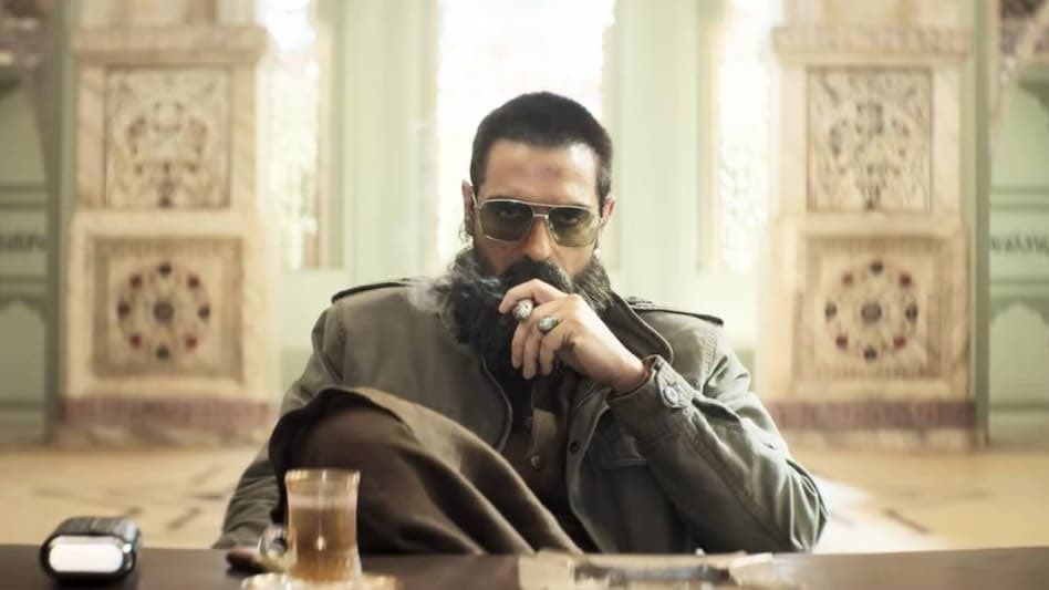 #Dhurandhar Part 1 was dominated by #AkshayeKhanna. But #Dhurandhar 2 will be all about Devil #ArjunRampal ☠️

#RanveerSingh vs #ArjunRampal We will be seated 💥💥💥