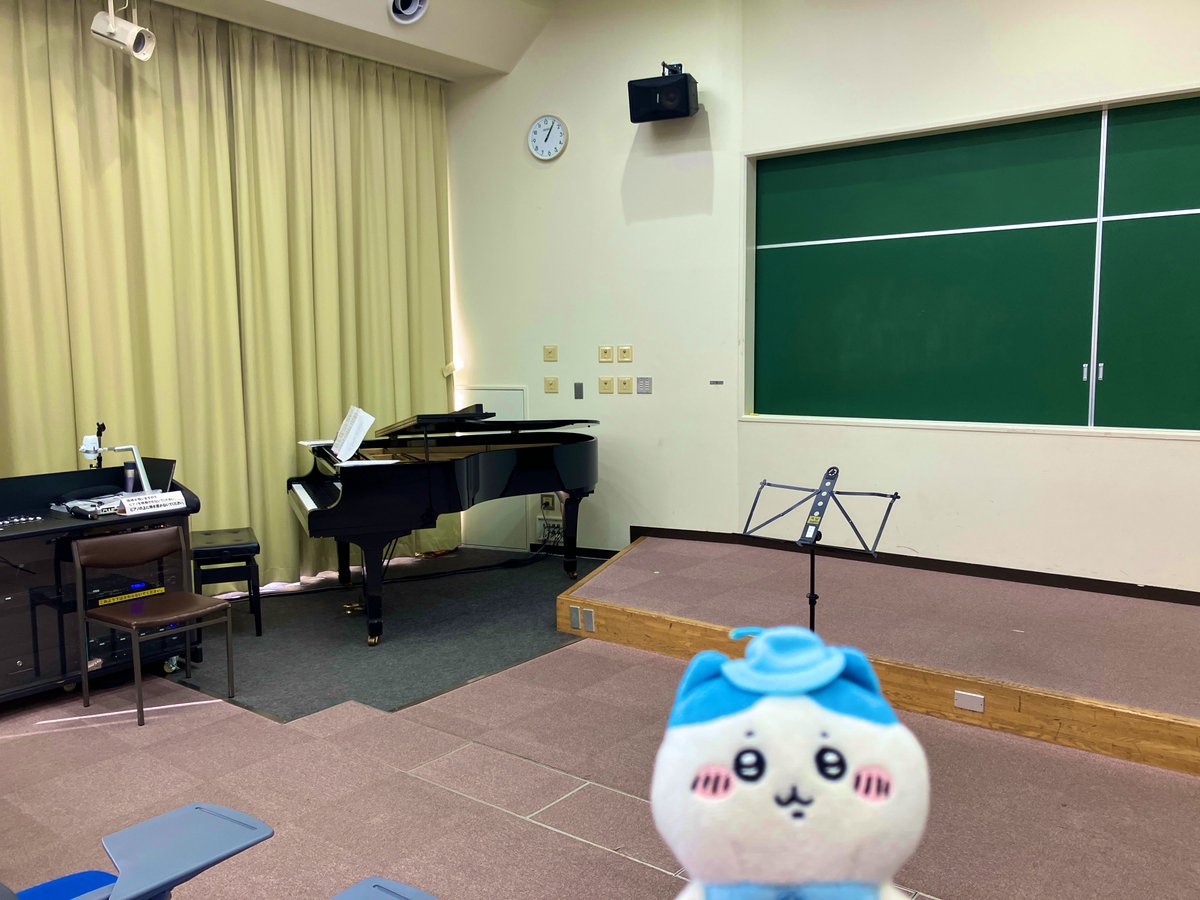 pocoapoco_pico's tweet photo. 12/7 合唱（伴奏）の発表会でした✨️
お花ありがとうございます。🌸 https://t.co/akRtiGFXTC