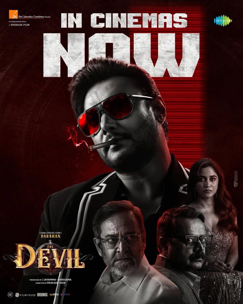 AJANEESHB's tweet photo. ನಿಮ್ಮ  "ದಿ ಡೆವಿಲ್" ಬಂದೈತು ಚಿನ್ನ🔥

"The Devil" is in your hands now , your love & support to kannada cinema means everything to us ❤️🙏

"𝐓𝐡𝐞 𝐃𝐞𝐯𝐢𝐥" 𝐈𝐧 𝐜𝐢𝐧𝐞𝐦𝐚𝐬 𝐟𝐫𝐨𝐦 𝐓𝐨𝐝𝐚𝐲.✨
@dasadarshan #rachanarai_5 @saregamasouth #thedevilfilm @YoodleeFilms @crbobbymusic @abbs_studio