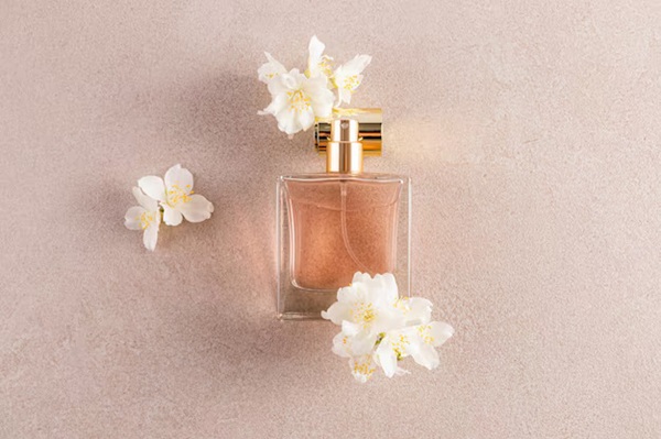 CareHasanoud's tweet photo. Skin-safe luxury perfumes-https://t.co/OH3q9EHDxS https://t.co/hmuWTgl741