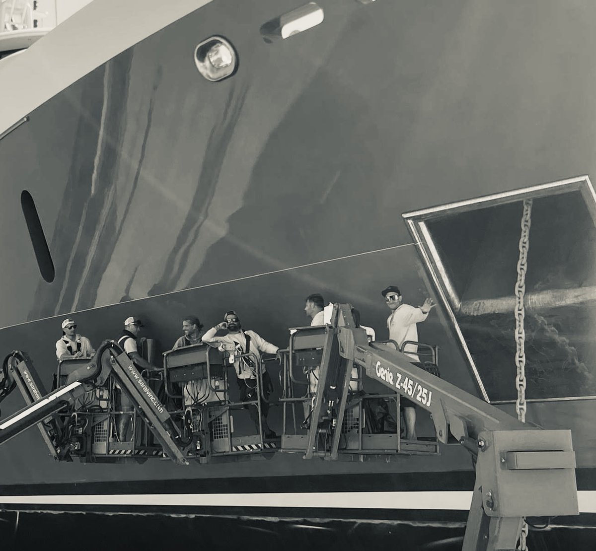 WildGroup's tweet image. A huge shout out for our world-class team of yacht wrappers / vinyl fitters / superheroes, for turning out perfect finishes time after time for our clients. 

#WildGroup #YachtWrap #VinylWrapping #YachtFinish #SuperyachtServices #MarineWrap #YachtRefit #TeamWork #YachtLife