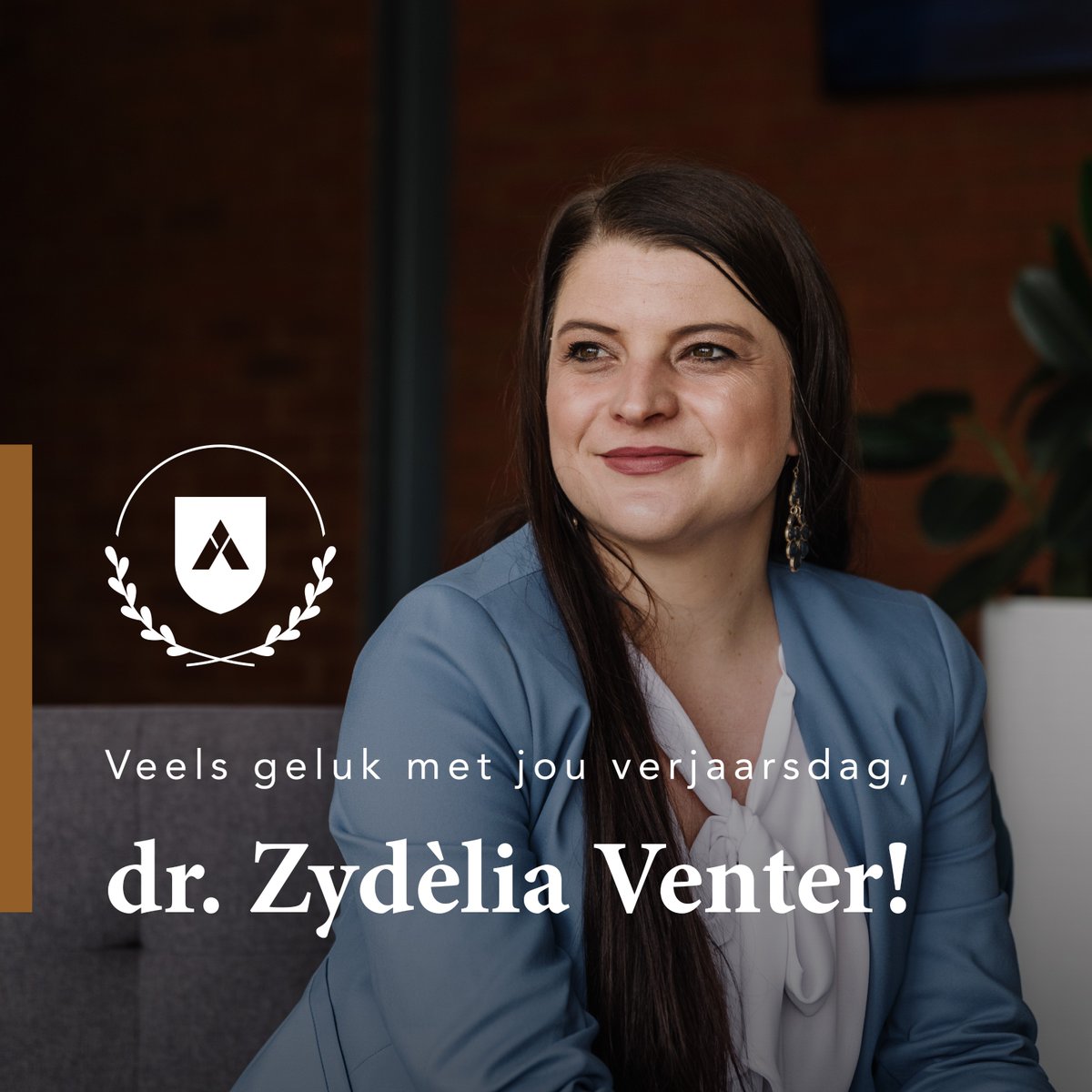 Akademia se hoof van Bemarking en Kommunikasie verjaar vandag. Baie geluk met jou verjaarsdag, dr. Zydèlia Venter! Mag die nuwe lewensjaar met sukses en mooi herinneringe gevul wees. 

#MyAkademia #Verjaar #KollegaKollig