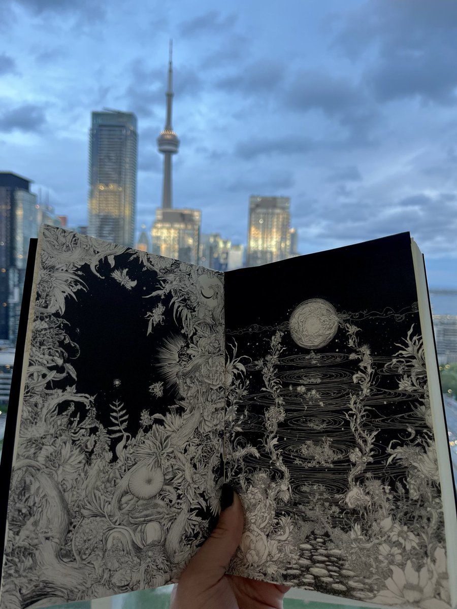 Slivereign's tweet image. Now the other sketchbook