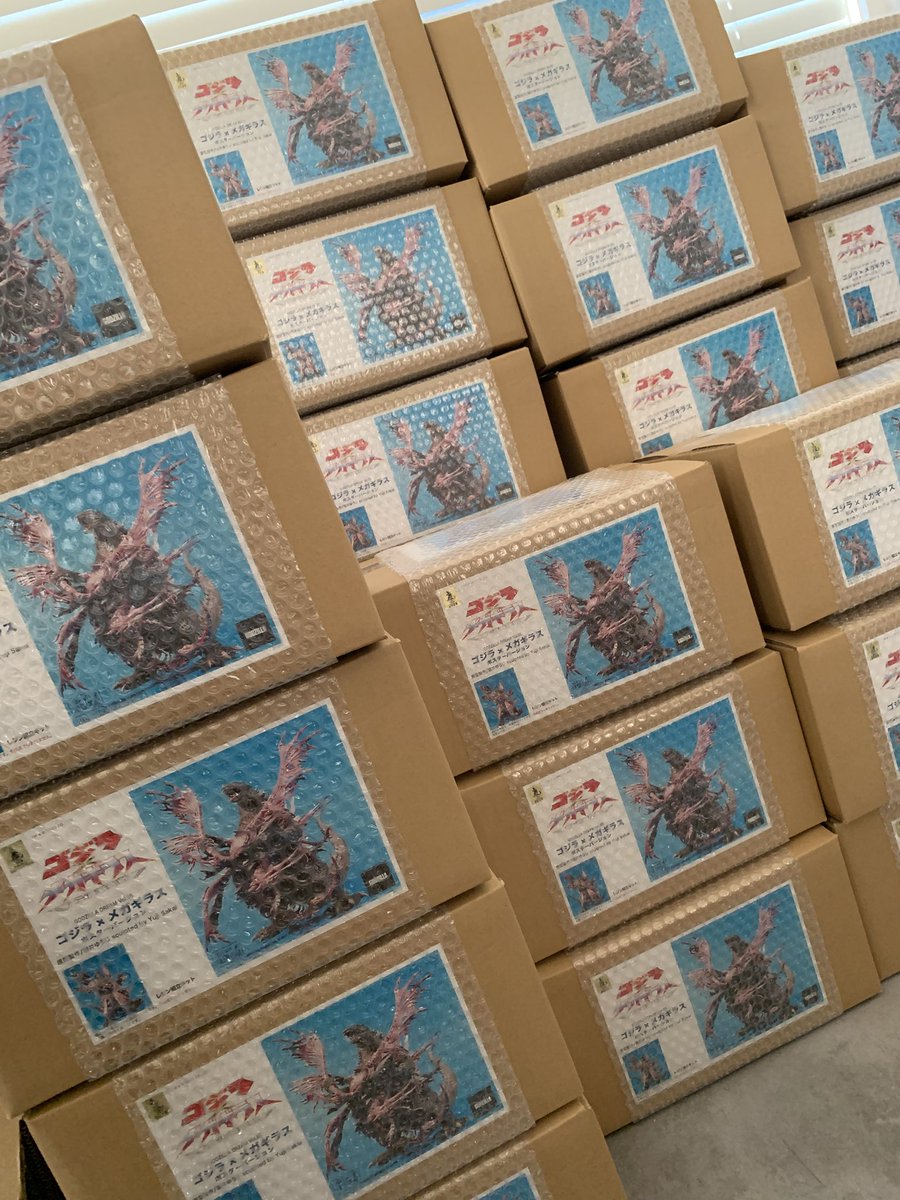 昨日12/10より『ゴジラ×メガギラスポスターVer.レジンキット』WF当日