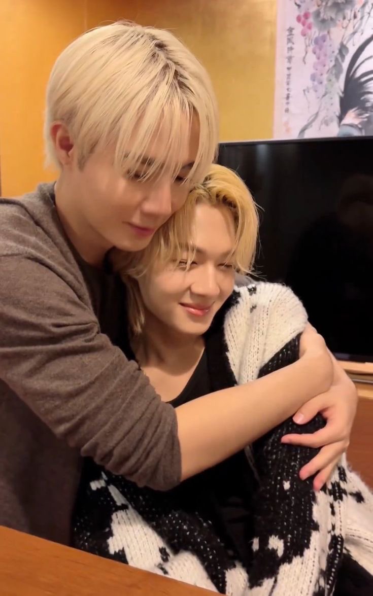 No tienen una idea de lo mucho que amo a Kobe, lo feliz que me hace tener a alguien tan precioso como el en mi vida y que estemos formando nuestra pequeña familia, me encanta.