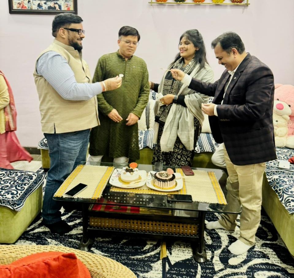 annukhan78's tweet image. गौतमबुद्ध नगर की #BJP ज़िला संयोजक #NGO प्रकोष्ठ, क्षेत्रीय मॉनिटरिंग प्रमुख एकलव्यम् NGO की संस्थापिका, प्रसिद्ध कवियत्री @PSGangania जी को शादी की सालगिरह की हार्दिक शुभकामनाएं @BJP4India @BJP4UP
#happyanniversary #anniversary #annukhan