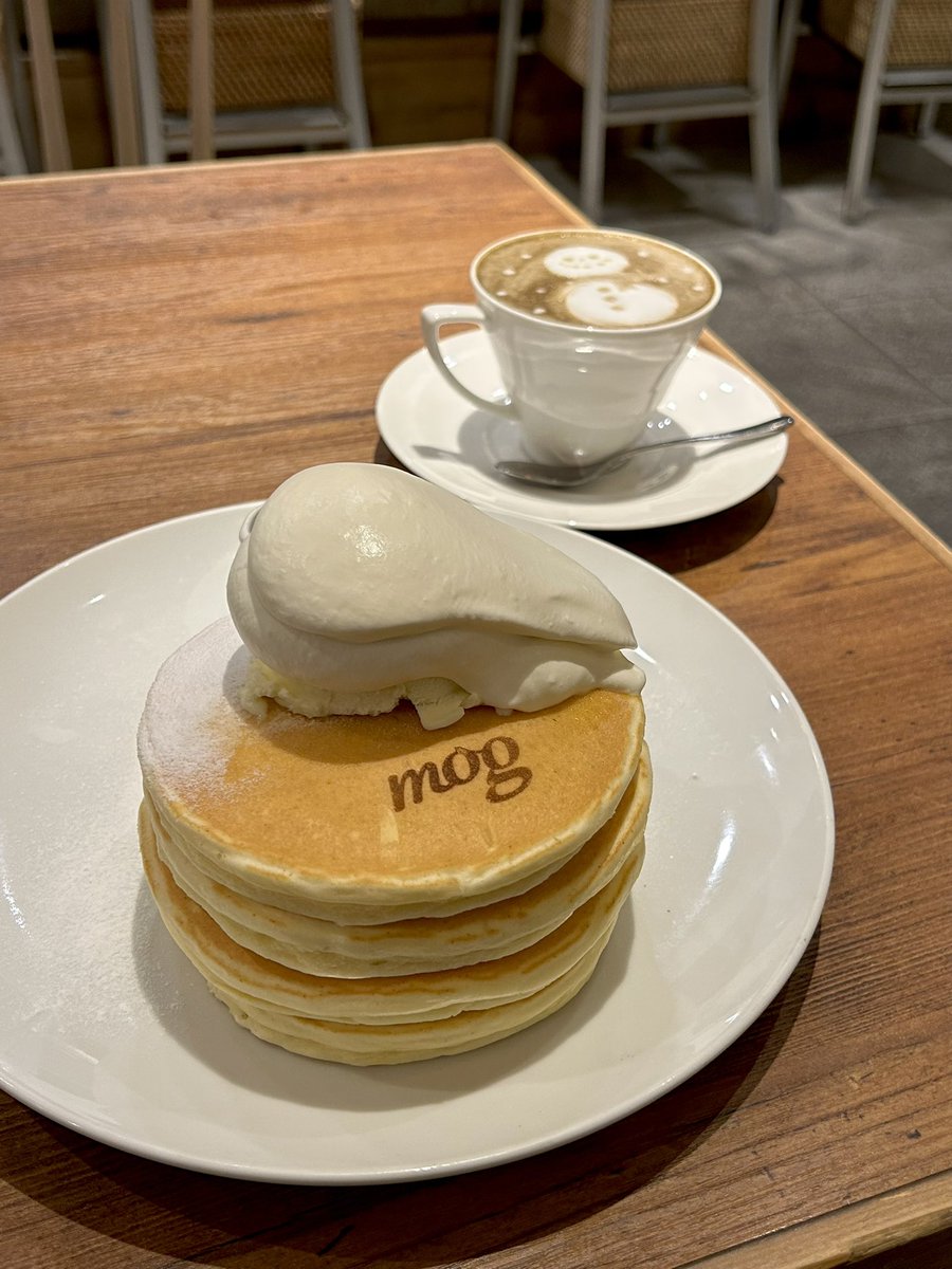__still_hungry's tweet photo. 일본에서 가장 맛있는 호지차라떼라는 구글맵리���를 봤지만 파우더는 아니구나… 싶을 뿐 그정돈 아니었음 

❤️ 카페 모그 난바 

https://t.co/MBKOSmPUjS https://t.co/juA31abXzp