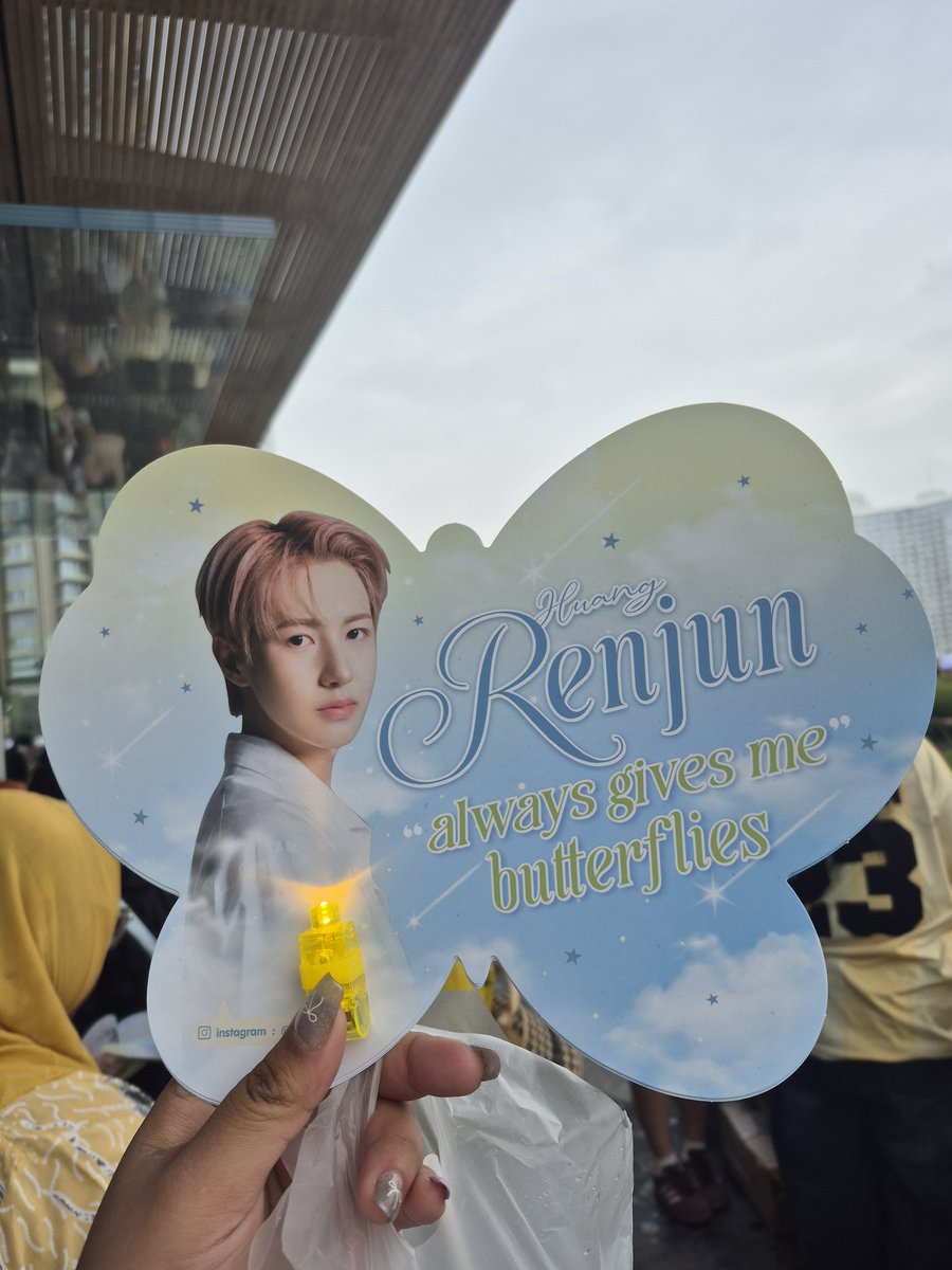 juzpls_'s tweet photo. สโลแกนน่ารักมากก😭😭 ไฟสีเหลืองของอินจุน⭐🦊

WE MAKE THE PHENOMENON RENJUN
#JANUAxRENJUN https://t.co/ko0DFpERZ8