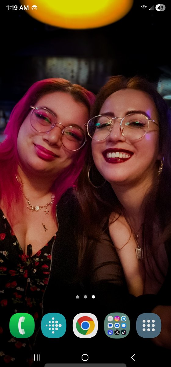 Distracted by new phone background.