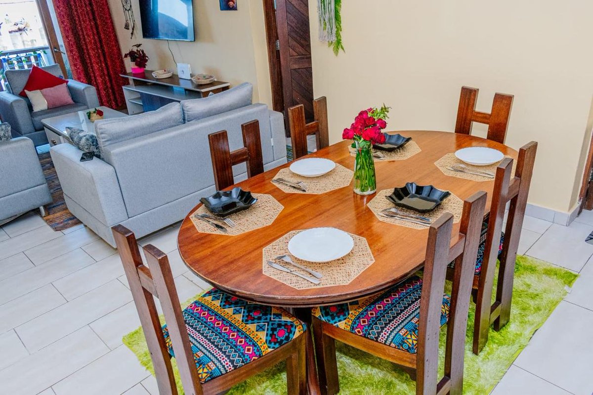 Airbnbwise's tweet image. Beach mornings. Pool afternoons. Cozy nights.

2 Bedroom Beachfront Stay — Diani.
with an extra bed.

Luxury meets comfort.

To book ; 0703527092

#EndYearPlans
#HolidayGetaway
#CoastalVibes
#DianiLiving
#TembeaKenya
#BeachfrontHomes