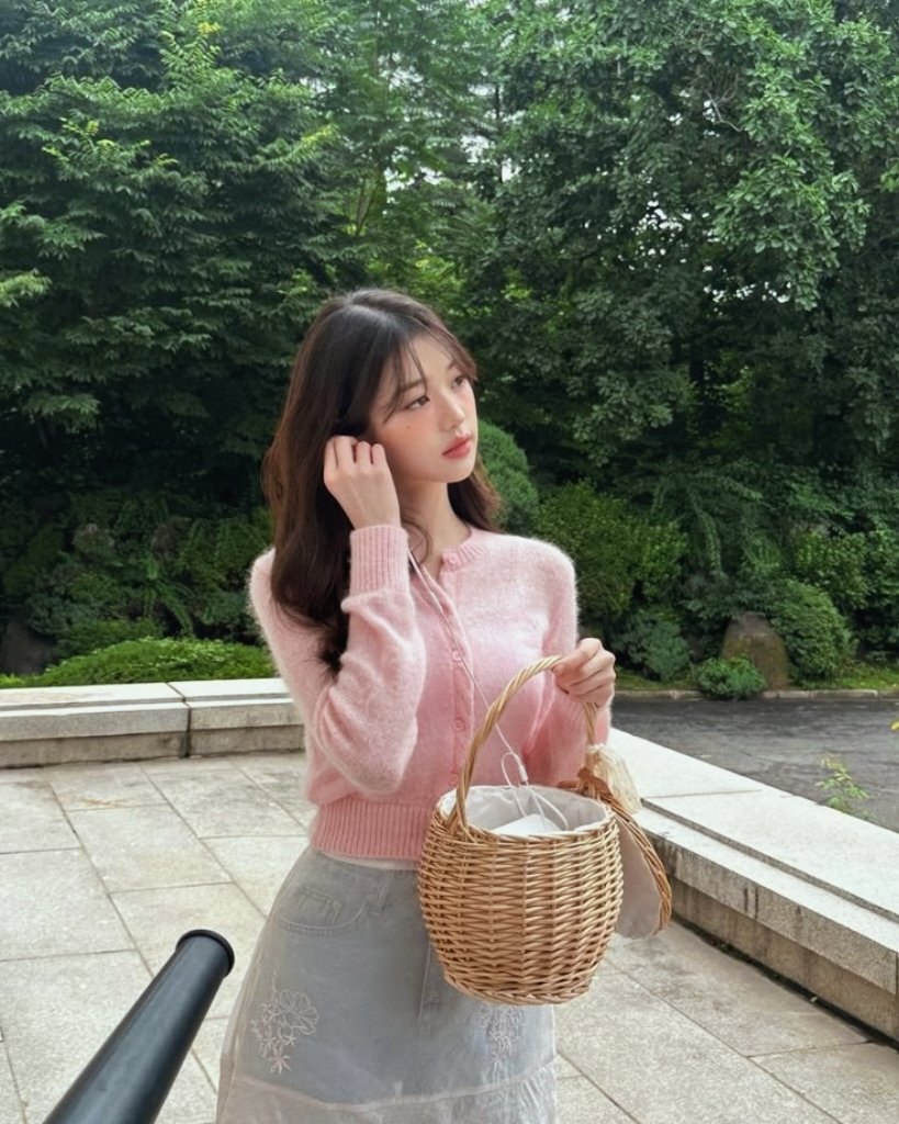 Kayinx's tweet image. Collecting small, gentle moments a pink morning, a quiet sip, the softness of fresh air. life may stay messy, but these tiny snapshots remind me there’s always something delicate worth holding onto.