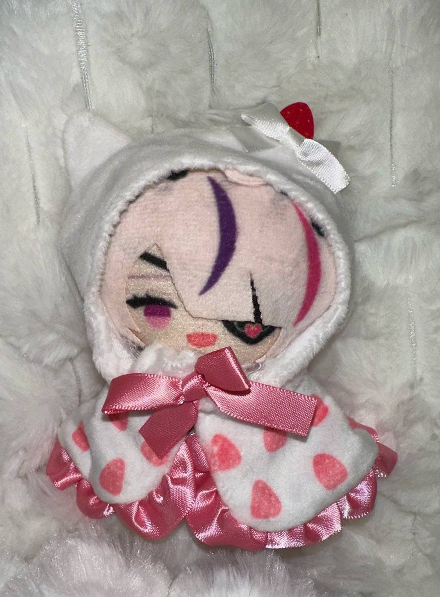 Super cute outfit I received from seffyna senpai 🍓Strawberry Mariring✨