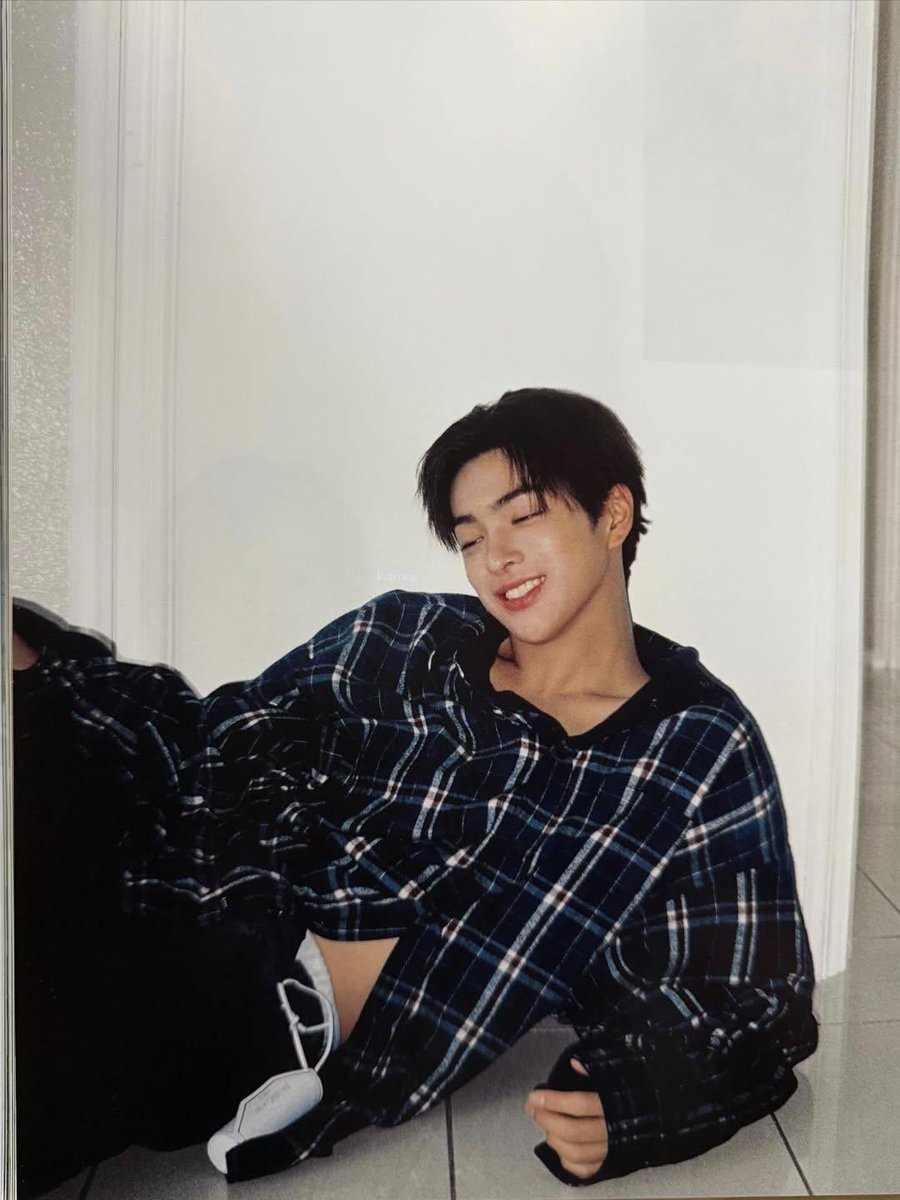 ᴀᴋʜ ᴢɪᴘ tweet media