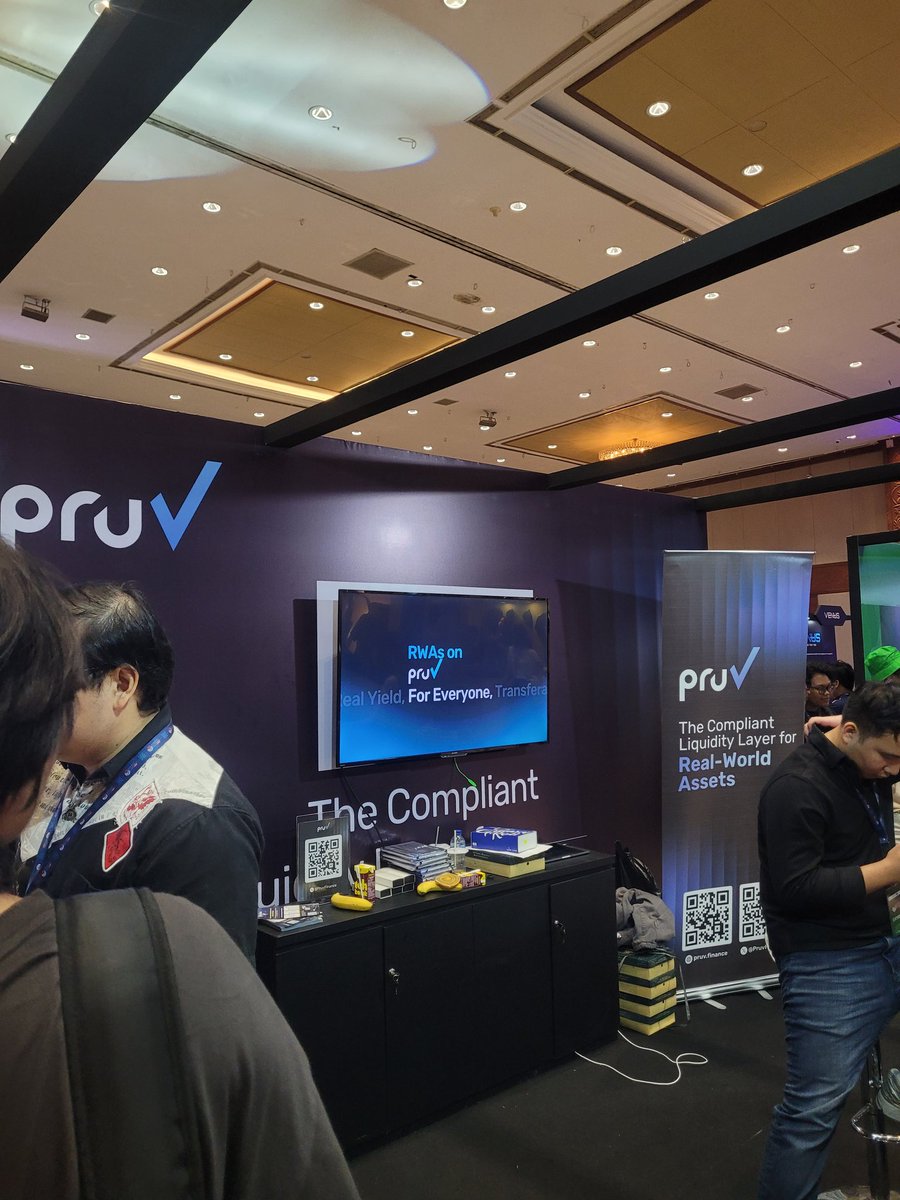 s0oap_'s tweet photo. @PruvFinance Playing spin wheel at the pruv booth in IDBW2025
#RWA #idbw2025 https://t.co/bHkXTWW7Mj