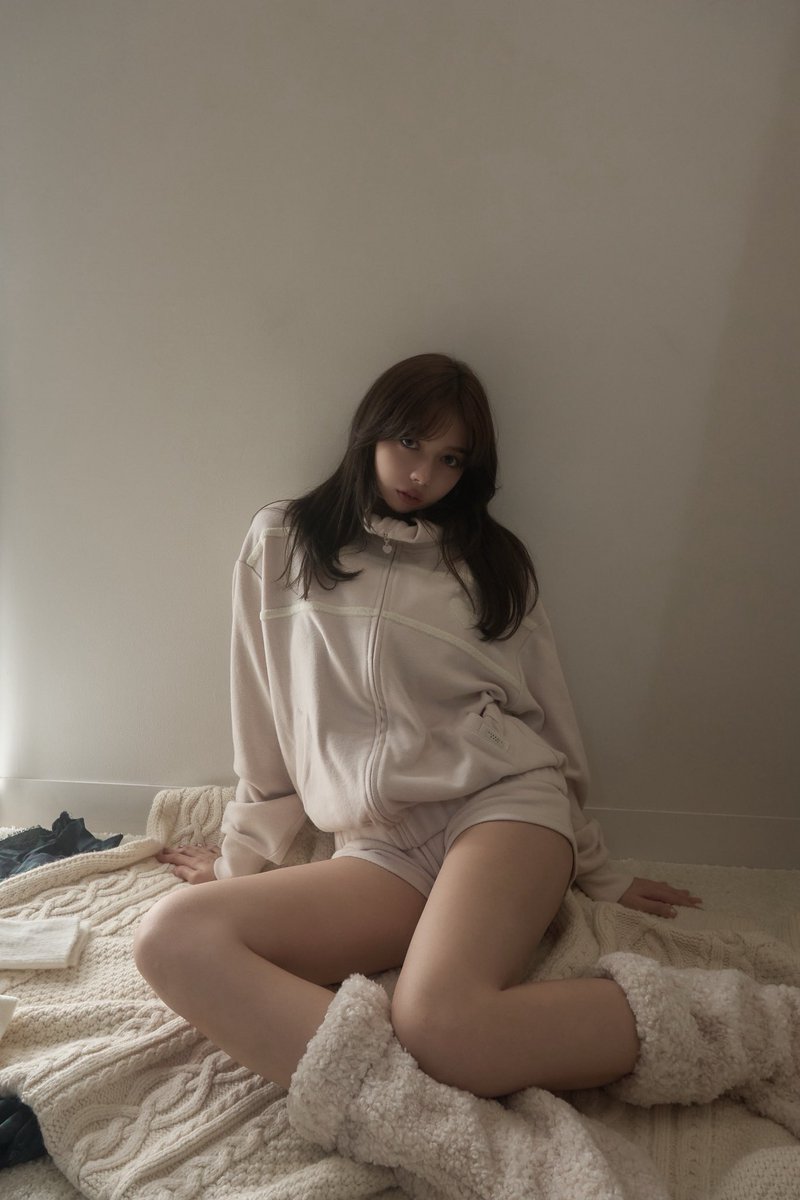 Milky pile heart zip tops color pink beige ¥14300-tax in 気負わず