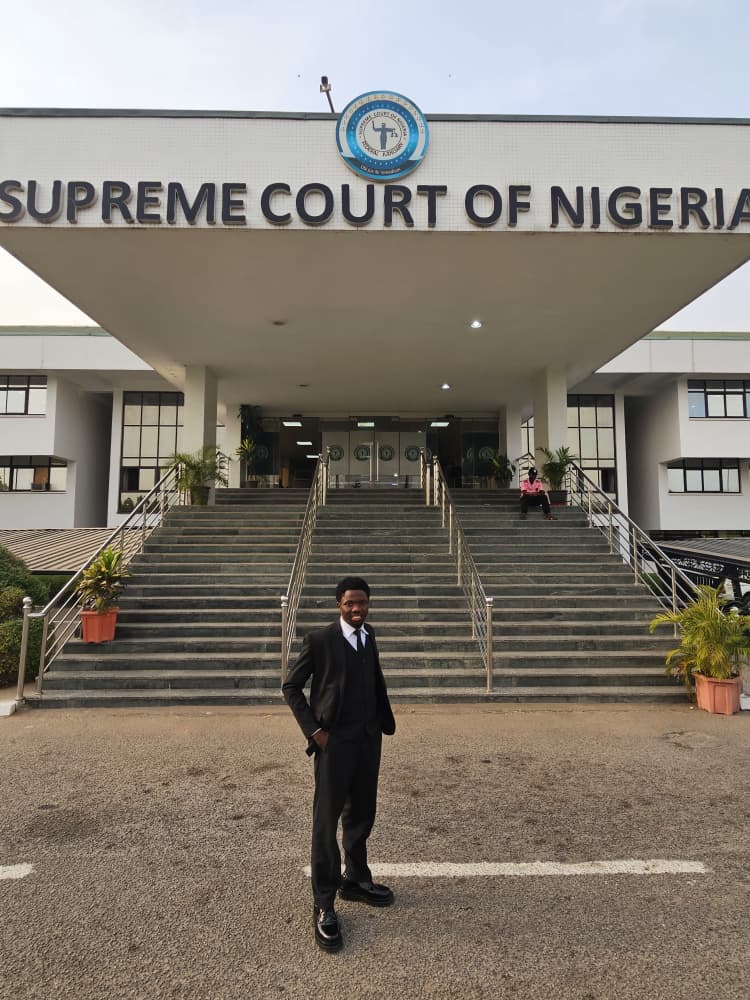 Mobolajeee's tweet photo. Was at the apex Court of the land yesterday.🥂 https://t.co/89iMf4AwSz