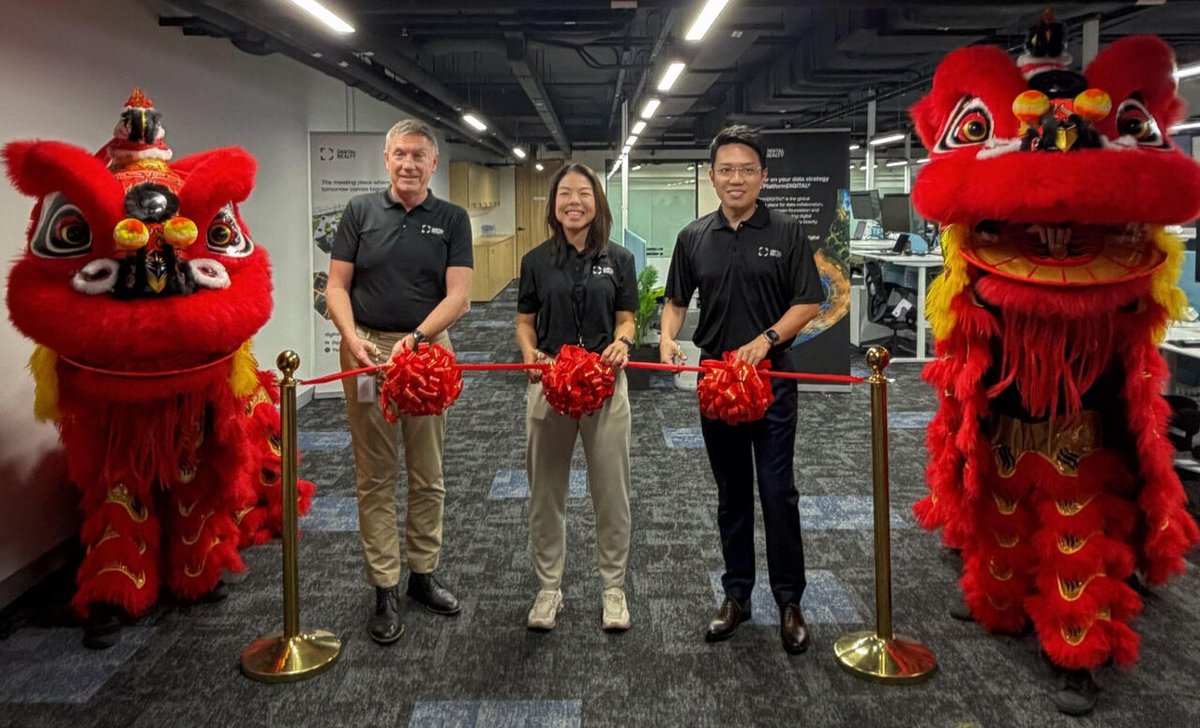 yogiliman's tweet photo. 🌐 Exciting news in the tech world! US data center firm Digital Realty opens a global hub in SG! What do you think this means for the future of data management and connectivity in the region? 🤔 Dive into the details here: https://t.co/IHqrXWyPS7 #DataCenter #DigitalTransformat… https://t.co/NPWCtJ72KW