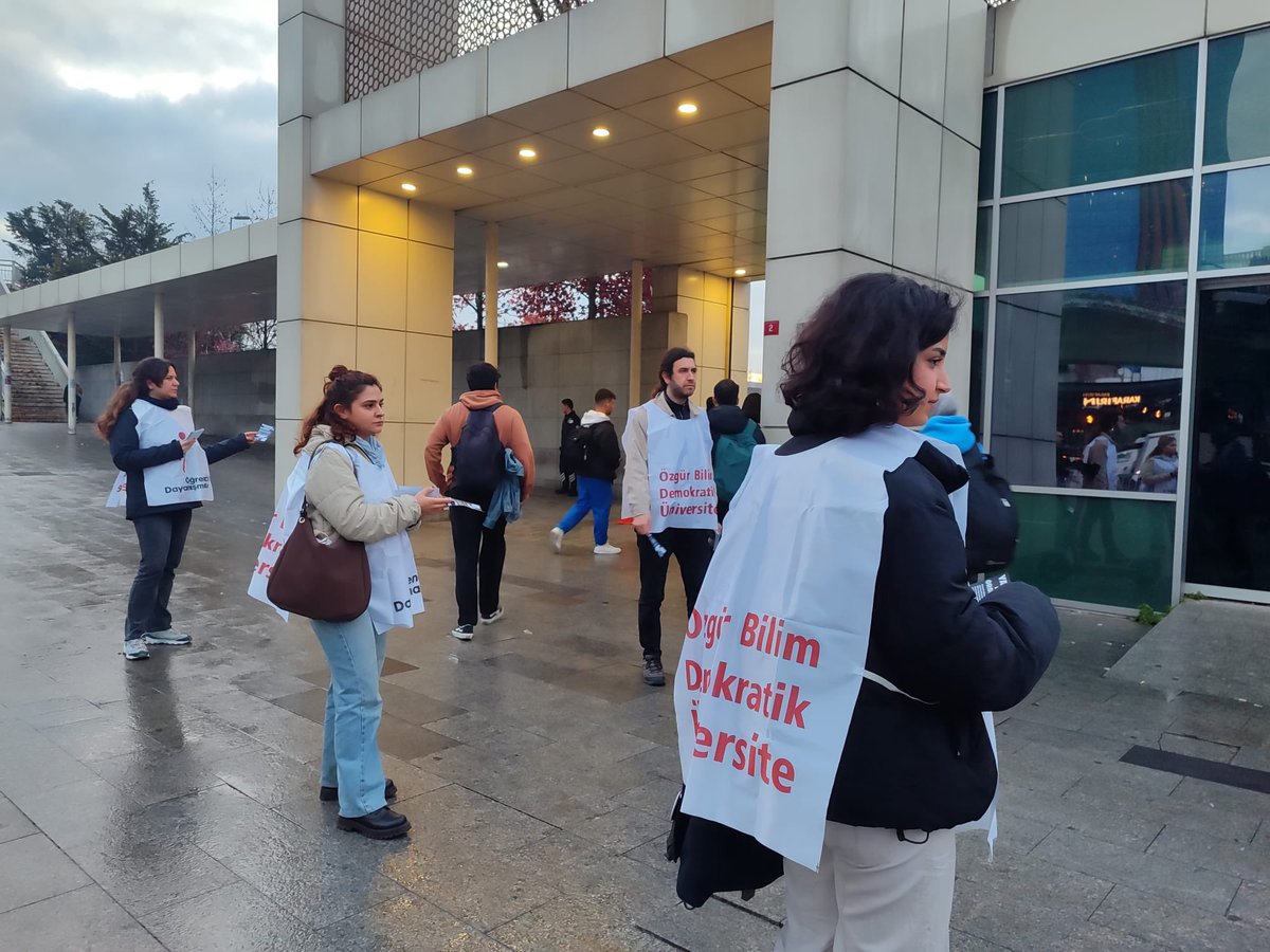 📍Ayazağa
İTÜ’lü sıra arkadaşlarımızı Öğrenci Dayanışması buluşmamıza çağırıyoruz! 

Yaşamın ve mücadelenin akışını durdurmak isteyenlere karşı örgütlenmeye devam edeceğiz.

Seni de buluşmamıza bekliyoruz!
Katıl, tanışalım tartışalım.
📍14 Aralık Pazar
🕒15:00